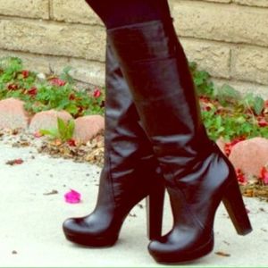 VINCE CAMUTO LAIRD Black Crinkled Distressed Knee High LEATHER PLATFORM BOOTS